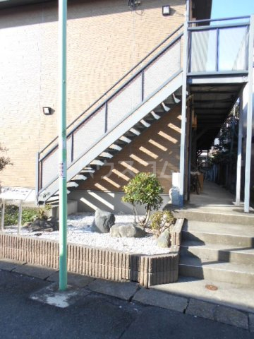 27/30 エントランス