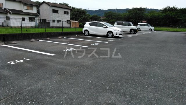 21/24 駐車場