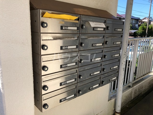 26/30 エントランス