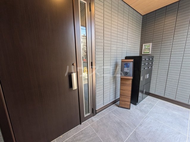 28/30 エントランス