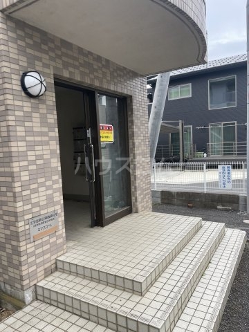 22/30 エントランス