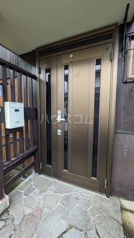 2/4 エントランス