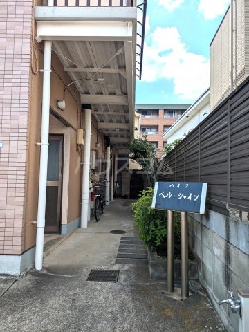 23/29 エントランス