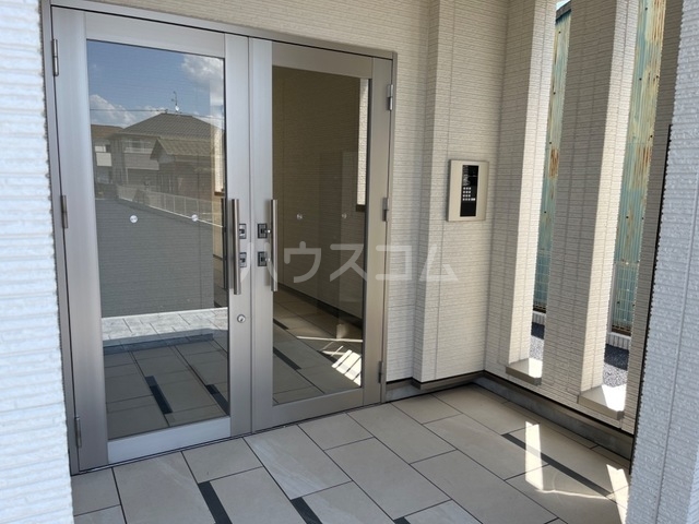 17/27 エントランス