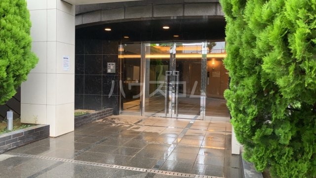 28/30 エントランス