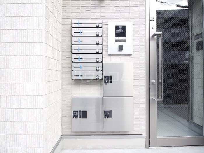 14/18 エントランス