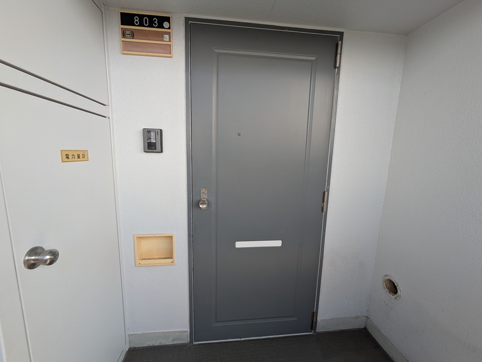 24/30 エントランス