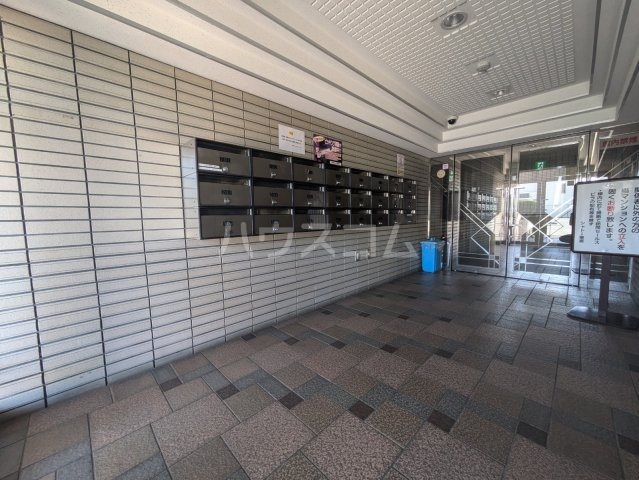 17/19 エントランス