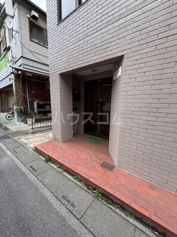 28/30 エントランス