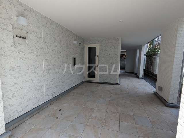 29/30 エントランス