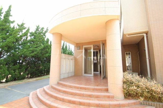 19/22 エントランス