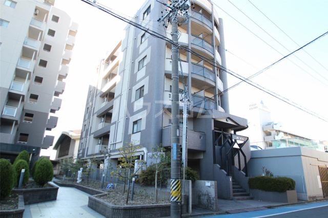 18/28 エントランス