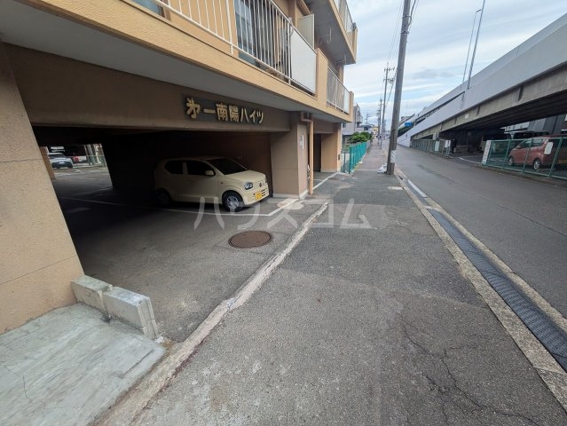 3/3 駐車場