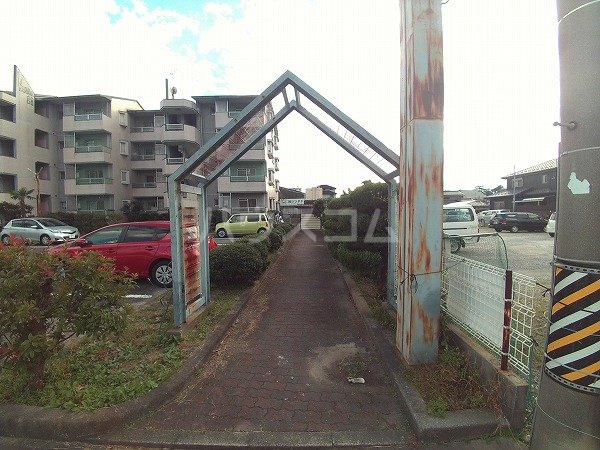 24/30 エントランス