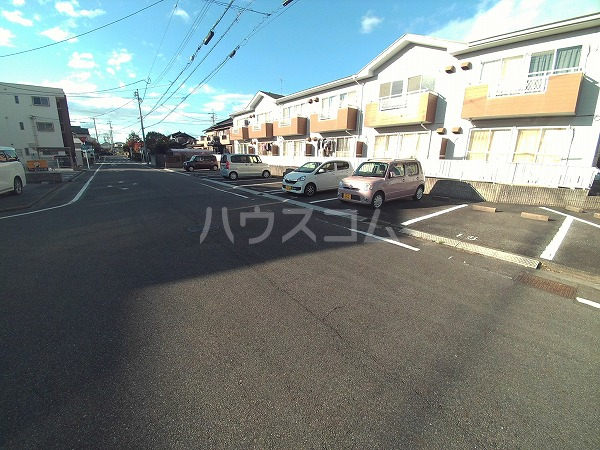 23/30 駐車場