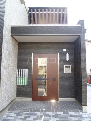 16/25 エントランス