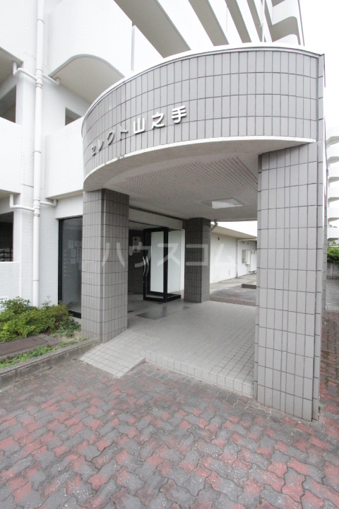 28/30 エントランス