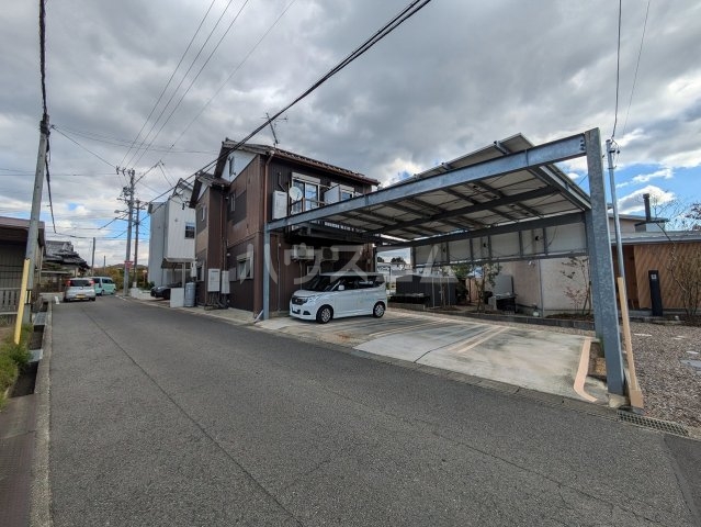 20/29 駐車場