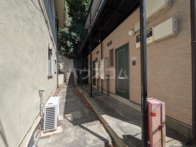 18/24 エントランス