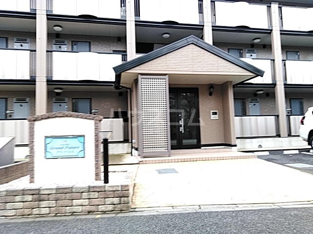 14/18 エントランス