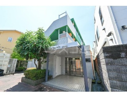 23/27 エントランス