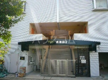 23/27 エントランス