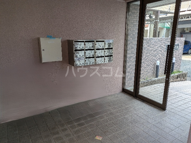 25/30 エントランス