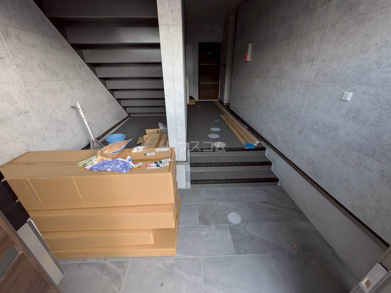 22/24 エントランス