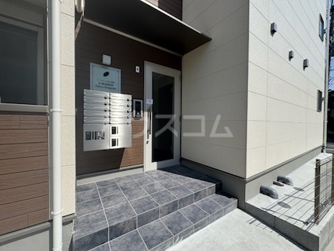 18/21 エントランス