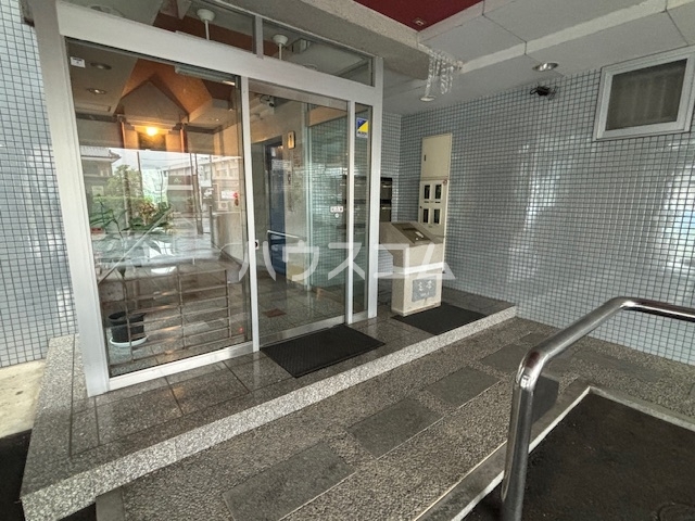 20/20 エントランス