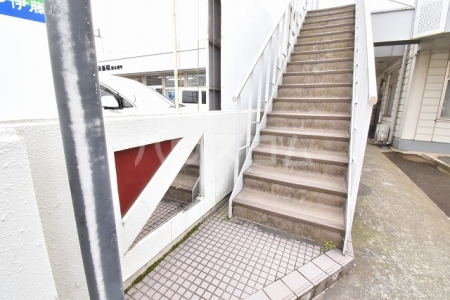 18/22 エントランス