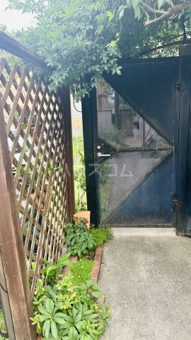 2/5 エントランス