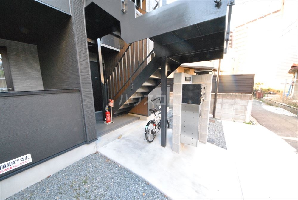 25/30 エントランス