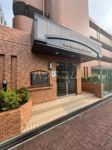 21/25 エントランス