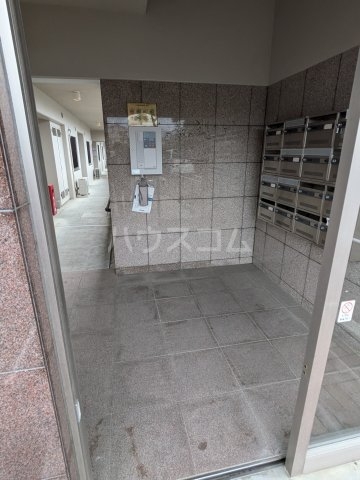 25/28 エントランス