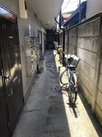 21/30 エントランス