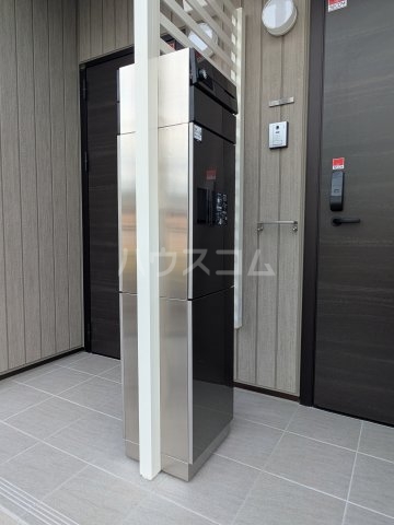 27/30 エントランス