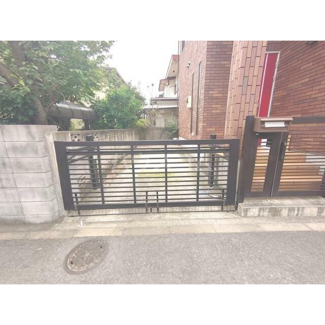 18/28 エントランス