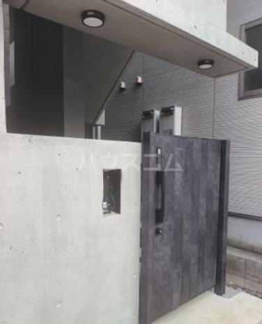 19/29 エントランス