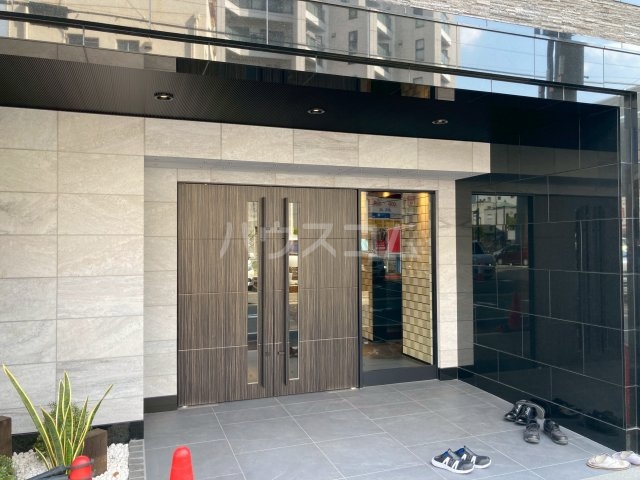 24/28 エントランス