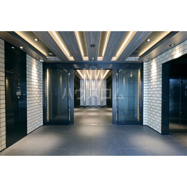 13/15 エントランス