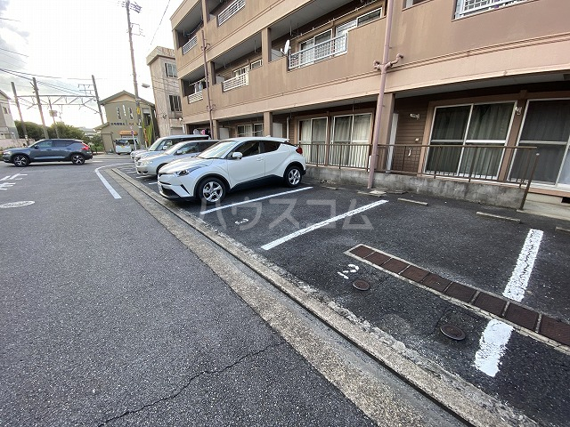 20/27 駐車場