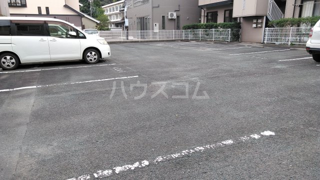 2/3 駐車場