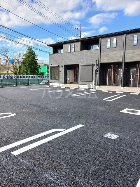 16/18 駐車場
