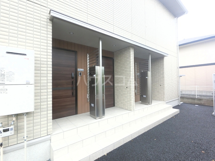 18/20 エントランス