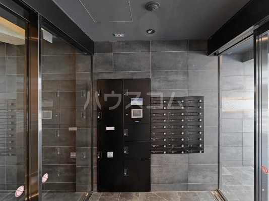 17/17 エントランス