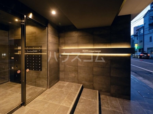 16/17 エントランス