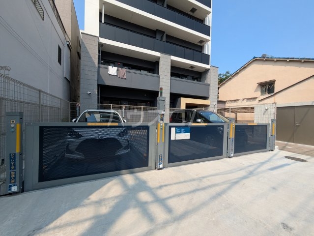 23/27 駐車場