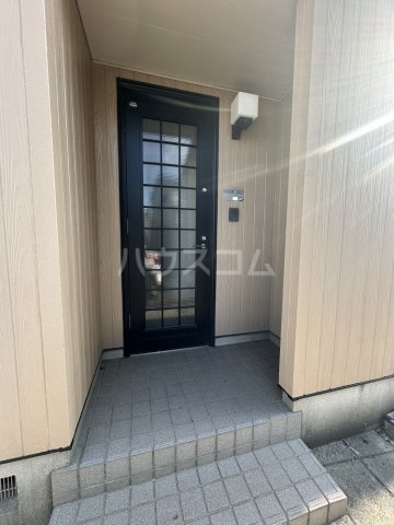 14/30 玄関