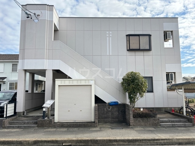 21/30 エントランス